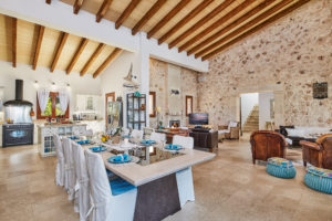Aussergewöhnliche, große Finca mit 6 Schlafzimmern, luxuriös im Landhaus Stil ausgestattet, im schönen Zentrum Mallorcas